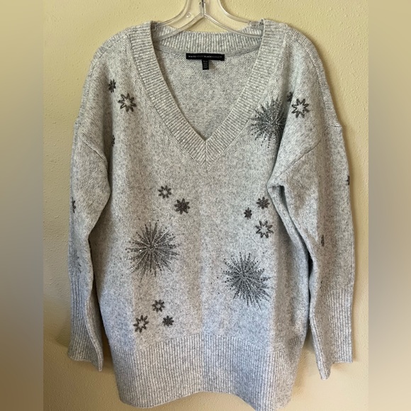 White House Black Market Holiday Sweater LG Grey V-Neck Sparkle Snowflake XLP - Picture 7 of 16